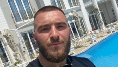 PROCURILA GOLIŠAVA FOTKA MENSURA AJDARPAŠIĆA Bivši Zadrugar ne liči na sebe, svi se pitaju da li je ovo moguće?! (FOTO)