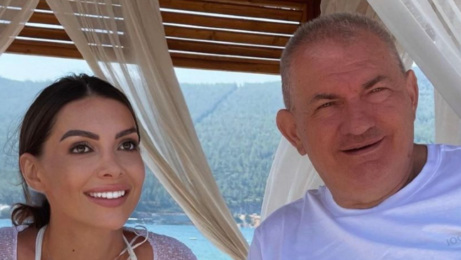 SKINULA SE U BIKINI I POKAZALO BRUTALNO IZVAJANO TELO Voditeljki Slagalice zbog ove objave "izgoreo" Instagram (FOTO)