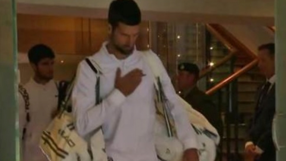 MOGU DA MU ZVIŽDE, ALI... Kakva je Novak faca, jednim potezom "ugasio" bezobraznu publiku na Vimbldonu