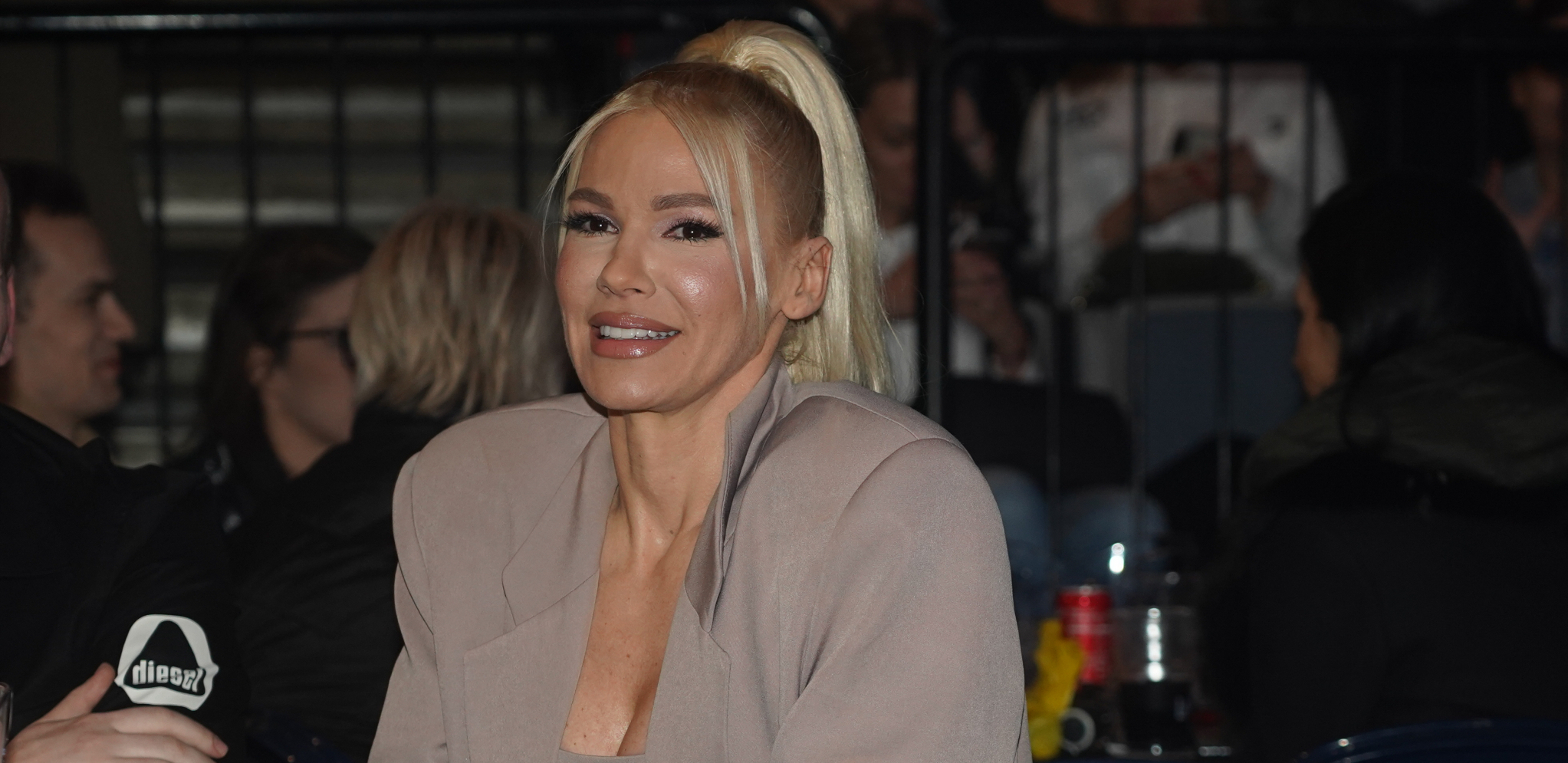 ĆERKA NATAŠE BEKVALAC NAPISALA PISMO DEDA MRAZU Pevačica se pohvalila Katjinim željama, a evo šta se nalazi na njenom spisku