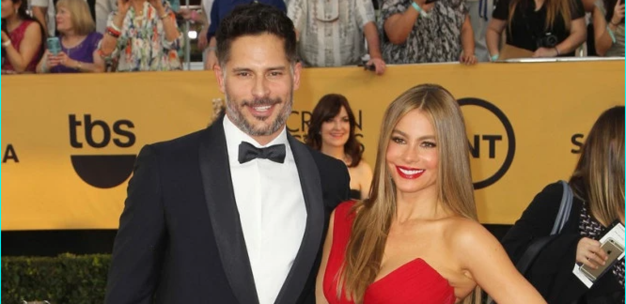RAZVODE SE SOFIJA VERGARA I DŽO MANGANIJELO? Hladna čestitka izazvala buru na internetu! (FOTO)