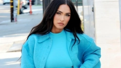 MEGAN POLUGOLA PUŽE PO DRVEĆU Vrelim kadrovima izazvala opštu pometnju (FOTO 18+)