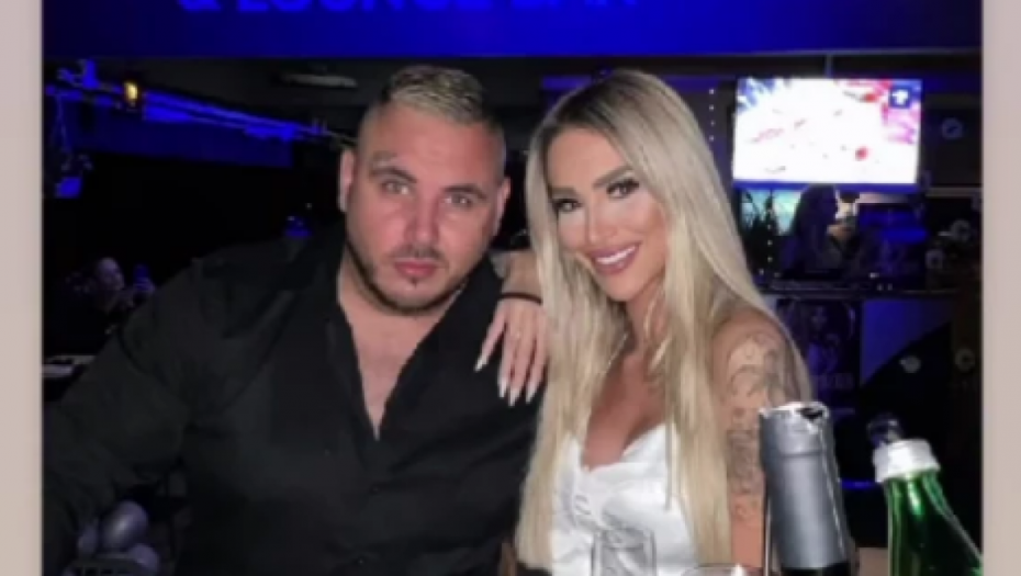 ISPUNILA SAM SVOJ DEČIJI SAN Aleks i Car objavili niz fascinantnih slika, očarani su Diznilendom, niko im ne može ništa!