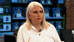 DEA ĐURĐEVIĆ U PROVIDNOJ HALJINI Voditeljka objavila nikad provokativniju fotku, a evo zašto svi zumiraju jedan deo! (FOTO)