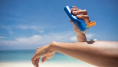 ČUVENA NJUJORŠKA DERMATOLOŠKINJA UPOZORAVA Sigurno na ovaj deo tela ne stavljate SPF, a morali biste