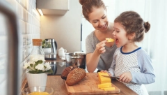 SRBI OBOŽAVAJU OVU NAMIRNICU, A NE ZNAJU KOLIKO JE ZDRAVA Samo 50 grama dnevno može da poboljša vaše stanje jetre