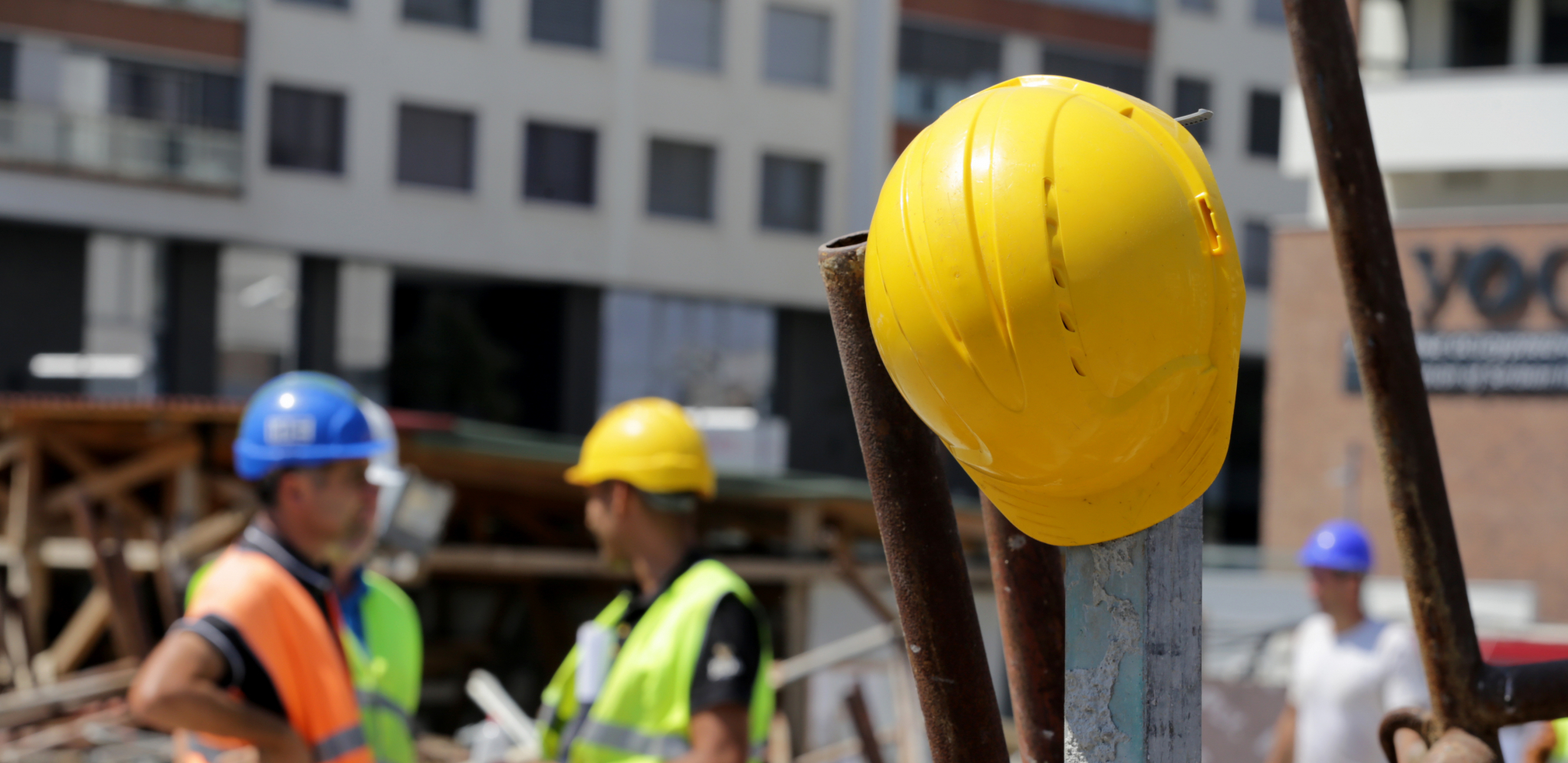 RADNIK PAO SA SKELE I POGNIO Teška nesreća u centru Osijeka