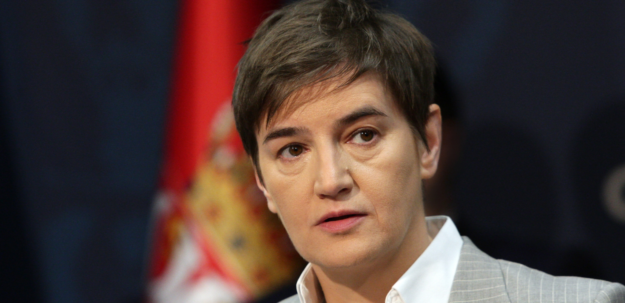 PRED POSLANICIMA PREDLOG O 10 HILJADA DINARA ZA SVAKO DETE Brnabić u Skupštini obrazlaže predloge i izmene zakona: Izjednačavamo položaj majki preduzetnica