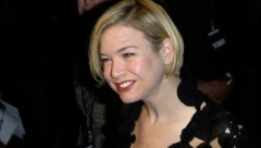 VERILA SE RENE ZELVEGER Posle niza propalih ljubavi, u šestoj deceniji sreću ju pronašla pored deset godina mlađeg