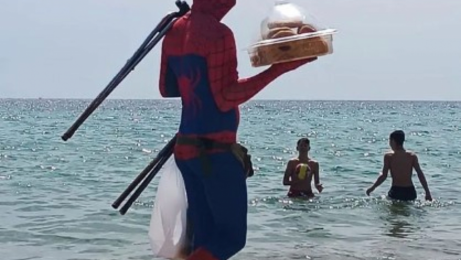 GORI MORE, GORI ZEMLJA Najsmešnija fotka sa plaže, "Spajdermen, posle nedelju dana u Bugarskoj"