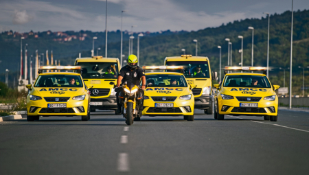 BEZBEDNA VOŽNJA I NA VISOKIM TEMPERATURAMA: AMSS SAVETUJE KAKO DA BEZ STRESA STIGNETE NA SVOJE ODREDIŠTE