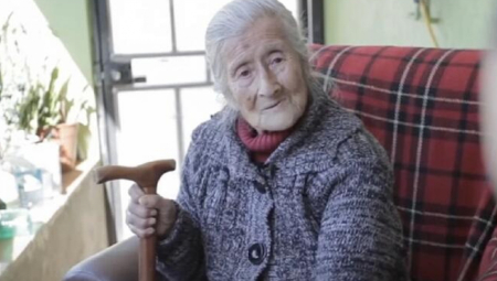 ŽELELA DA SAZNA ISTINU O SVOM POREKLU Naišla na neverovatno otkriće, iza svega se krije tužna priča!