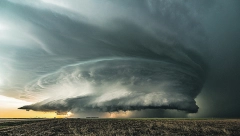CRVENA UZBUNA U OMILJENOM LETOVALIŠTU SRBA Ostanite u kućama, oluja stiže u ovaj deo Grčke!