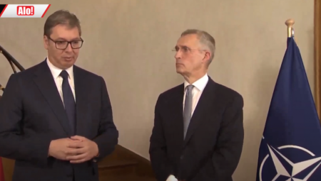VUČIĆ I STOLTENBERG SE OBRATILI MEDIJIMA "NATO je odgovoran za sprovođenje Rezolucije 1244, morate da obezbedite sigurnost Srba"