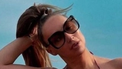 GOGA SEKULIĆ SE SKINULA U 46. GODINI I POKAZALA NOVE SILIKONE Podigla nogu i napravila hot pozu, vreli kadrovi ostavili sve bez teksta