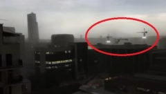 OLUJA JE IPAK SRUŠILA DVA KRANA NA NOVOM BEOGRADU? Jezivi snimci samo pristižu, padaju kao domine