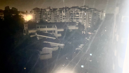 VATROGASCI IZVUKLI PETORO DECE Spaseno 15 ljudi zbog nevremena u Srbiji