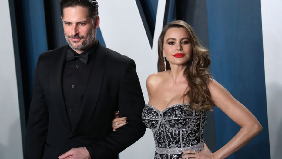 RAZVODE SE SOFIJA VERGARA I DŽO MANĐANELO Poznati par stavio tačku posle sedam godina braka!