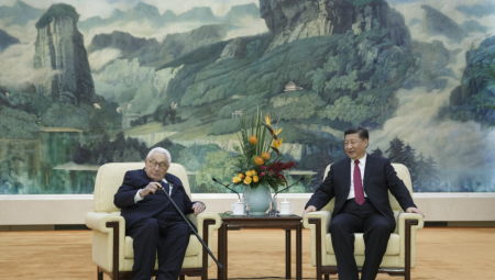 Stogodišnji Kisindžer doneo ponudu u Peking?