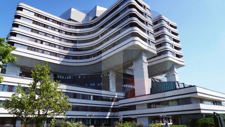 MUŠKARAC PAO SA 12 METARA VISINE U BEOGRADU Prevezen odmah na VMA