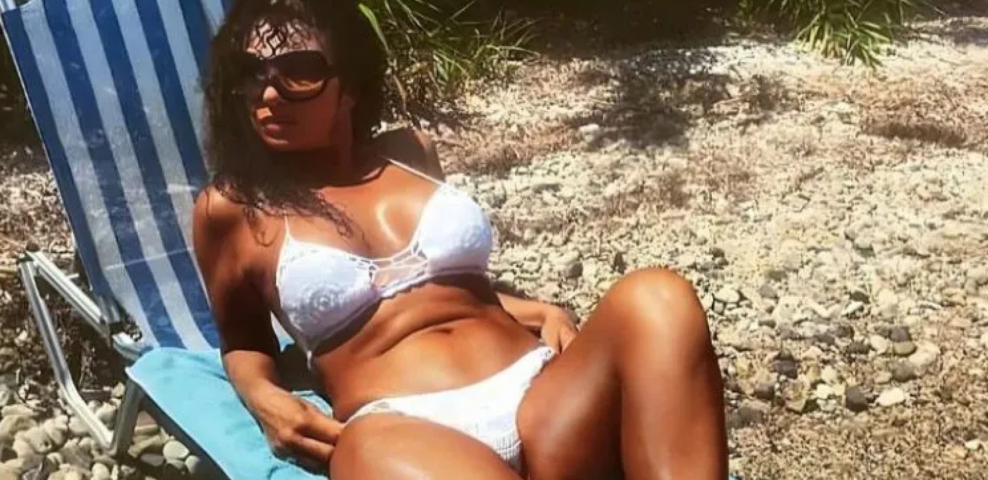 LIDIJA VUKIĆEVIĆ ALARMIRALA JAVNOST! Glumica se utegla u beli bikini i pokazala zanosne obline, bukte društvene mreže!