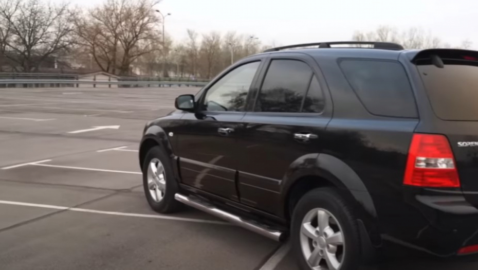 DVA PUTA SU NAM OBILI AUTO U GRČKOJ Srbi u drami: Iz hotela su nam rekli da je ova marka na udaru, masovno ih kradu na moru