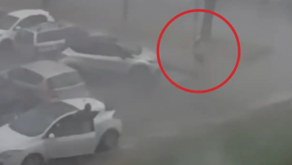 KRENULA JE OLUJA, OKO MENE SU LETELE GRANE Žena preživela horor pa objavila "zahvaljujući njima slavim novi rođendan"! Sve je snimljeno