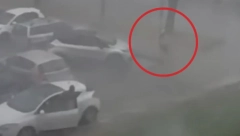 KRENULA JE OLUJA, OKO MENE SU LETELE GRANE Žena preživela horor pa objavila "zahvaljujući njima slavim novi rođendan"! Sve je snimljeno