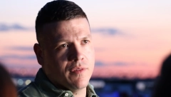 DEVOJKA HTELA DA ME POLJUBI U USTA PA ME GAĐALA ČIZMOM Sloba Radanović otvorio dušu pa priznao za koji greh se kaje!