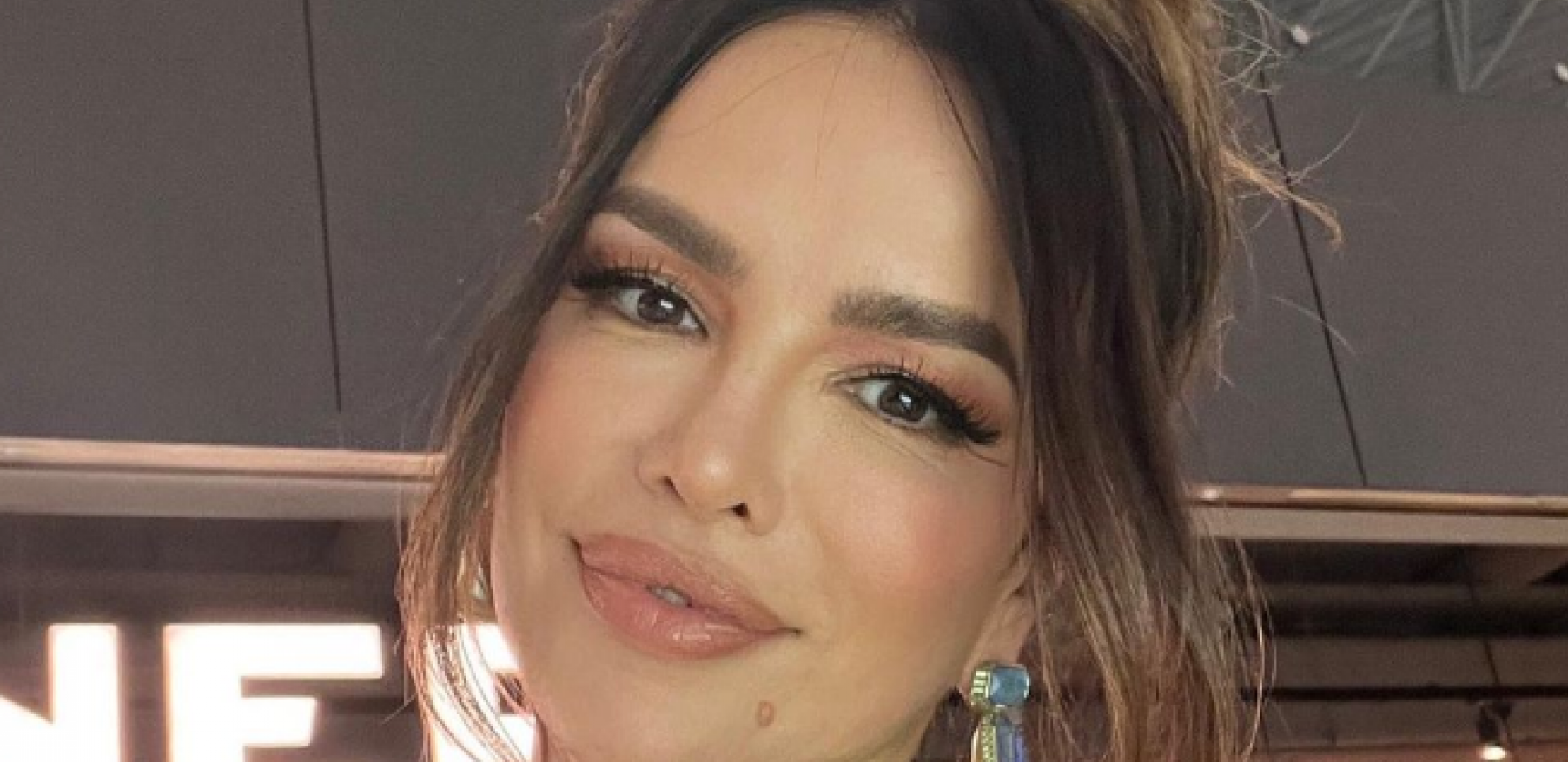 ŠTA SE OVDE DEŠAVA?! Severina na nastupu miriše gaćice svojih fanova, prisutni u neverici gledaju! (FOTO)