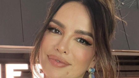 ŠTA SE OVDE DEŠAVA?! Severina na nastupu miriše gaćice svojih fanova, prisutni u neverici gledaju! (FOTO)