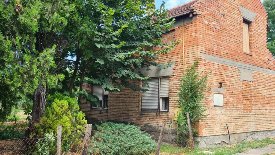 TREBA MI KUĆA DO 8.000 EVRA, IMAM DEVETORO DECE Čovek postavio oglas, zbog jednog komentara koji su mu napisali su svi zgroženi