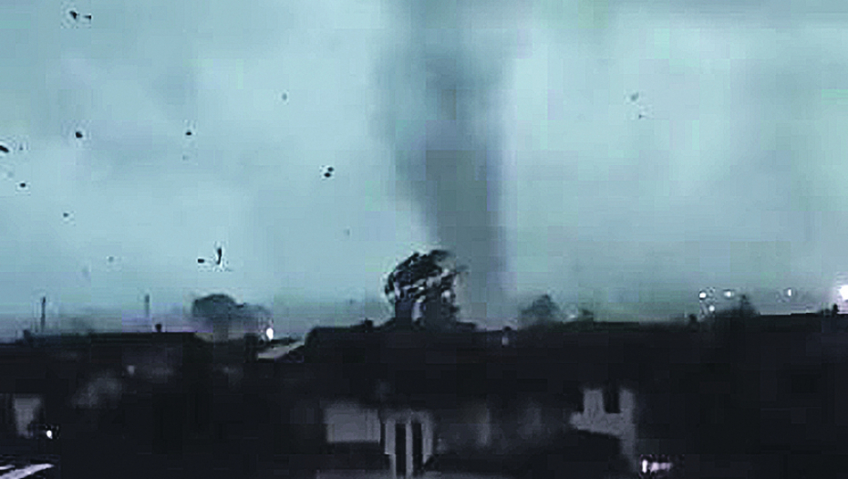 NEVREME u Sloveniji i na severu Italije: GRAD KO JAJE I TORNADO u Milanu!