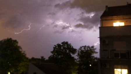 RHMZ SE OGLASIO U 15:15 Nevreme stiže za sat vremena u ove delove Srbije, evo šta nas čeka večeras