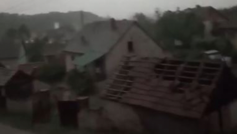 PRVE FOTOGRAFIJE UŽASA U NOVOM SADU Dete (12) je stradalo ispred ove zgrade
