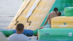 NOVAK I JELENA RAZMENJIVALI NEŽNOSTI Pogledajte kako Đokovići uživaju na "Kopakabani" (FOTO)