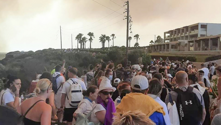 SRPSKI TURISTI EVAKUISANI SA RODOSA Jedan deo se vraća kući, većina želi da nastavi letovanje