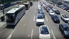 HAOS NA GRANICI SA CRNOM GOROM Koloni na Dobrakovu se ne nazire kraj, gužve i na ostalim prelazima