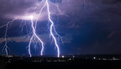 DVE OSOBE POVREĐENE U UDARU GROMA Nemila scena u Kromvelu