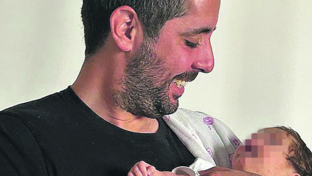 MOMIROVIĆ: RODITELJSTVO MI JE NAJVAŽNIJE! Ministar trgovine objavio prvu fotografiju s najmlađom ćerkom