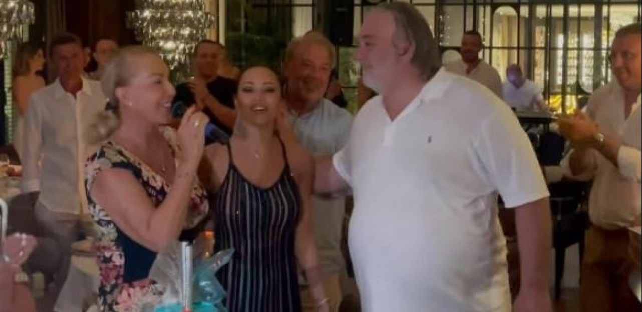 USKRS U DOMU ŽIVOJINOVIĆA Lepa Brena otkrila kako proslavljaju praznik, a evo kod koga je drveno jaje!