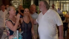 USKRS U DOMU ŽIVOJINOVIĆA Lepa Brena otkrila kako proslavljaju praznik, a evo kod koga je drveno jaje!