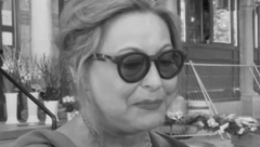 GLUMICA UMRLA NASRED ULICE Stravična sudbina Marije iz "Žikine dinastije", život zavšila kao njena majka!