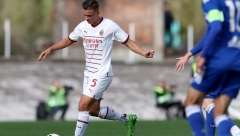 ODBIO NEMAČKU DA BI IGRAO ZA SRBIJU Ko je Jan-Karlo Simić, uzdanica Milana i "novi Nemanja Vidić"?