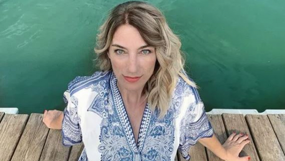 ONESVESTILA SAM SE, LJUDI SU ISPADALI IZ AUTOBUSA Pevačica doživela traumu, zbog ovoga 30 godina nije ušla u gradski prevoz