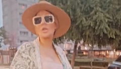 LJUBAVI, NE ZOVI ME, JOŠ BOLUJEM: Ana Nikolić napravila sama sebi žurku, pa pevala na sav glas, probudila sve komšije