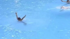 OVAKO SE IDE U POLUFINALE Bomba, pa onda visoko podignuta tri prsta (VIDEO)