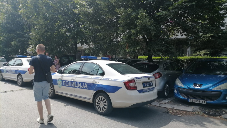 ALO! NA MESTU PUCNJAVE NA VOŽDOVCU Ranio muškarca u stanu u Zaplanjskoj, pa pokušao da pobegne (FOTO/VIDEO)