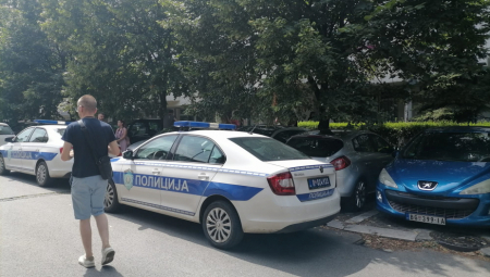 ALO! NA MESTU PUCNJAVE NA VOŽDOVCU Ranio muškarca u stanu u Zaplanjskoj, pa pokušao da pobegne (FOTO/VIDEO)