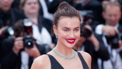 PROŠETALA U NAJRUŽNIJIM CIPELAMA NA SVETU Irina Šajk je prošetala Njujorkom u cipelama koje mnogi nikada ne bi ni nosili